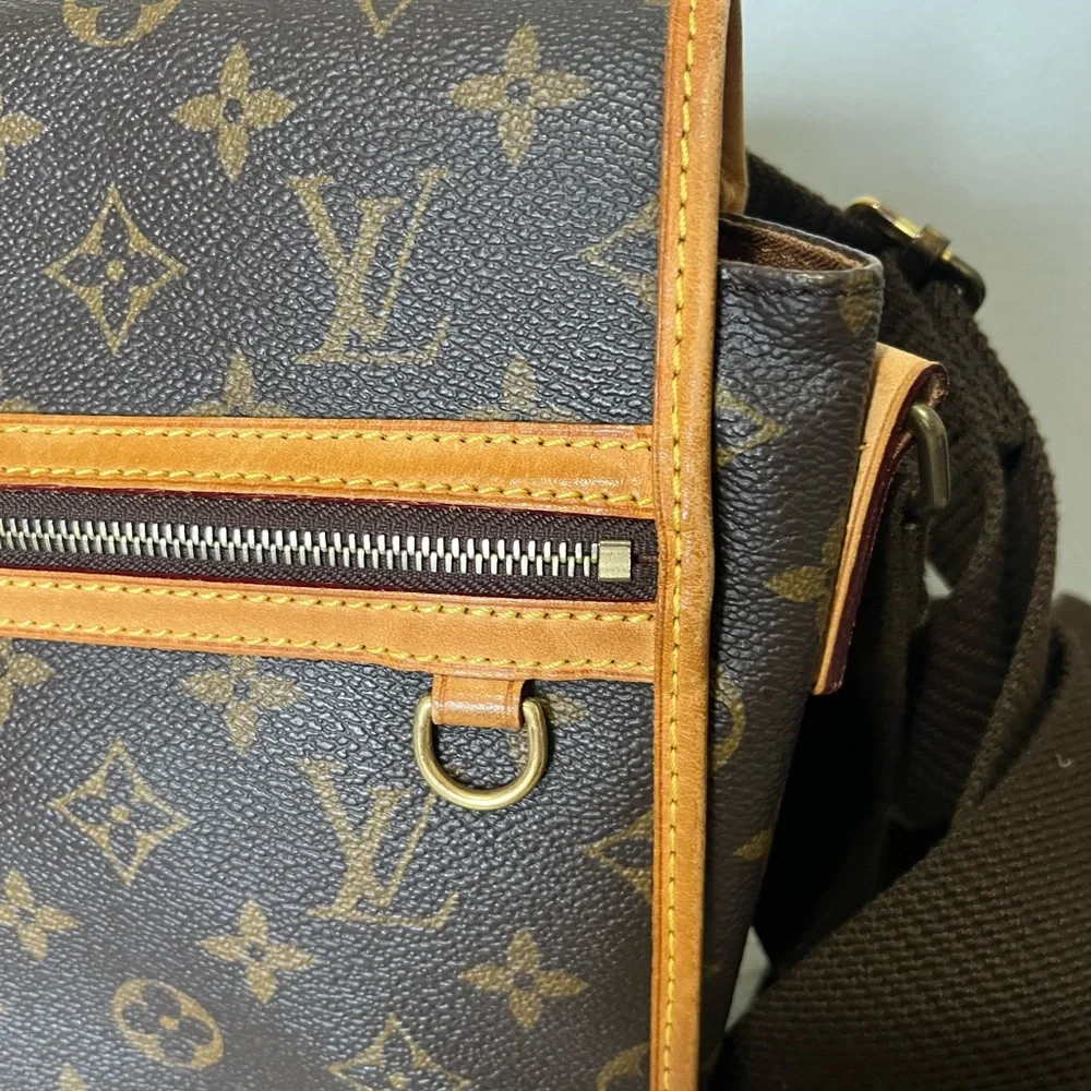 Bosphore crossbody in monogram. - Picture 8 of 17